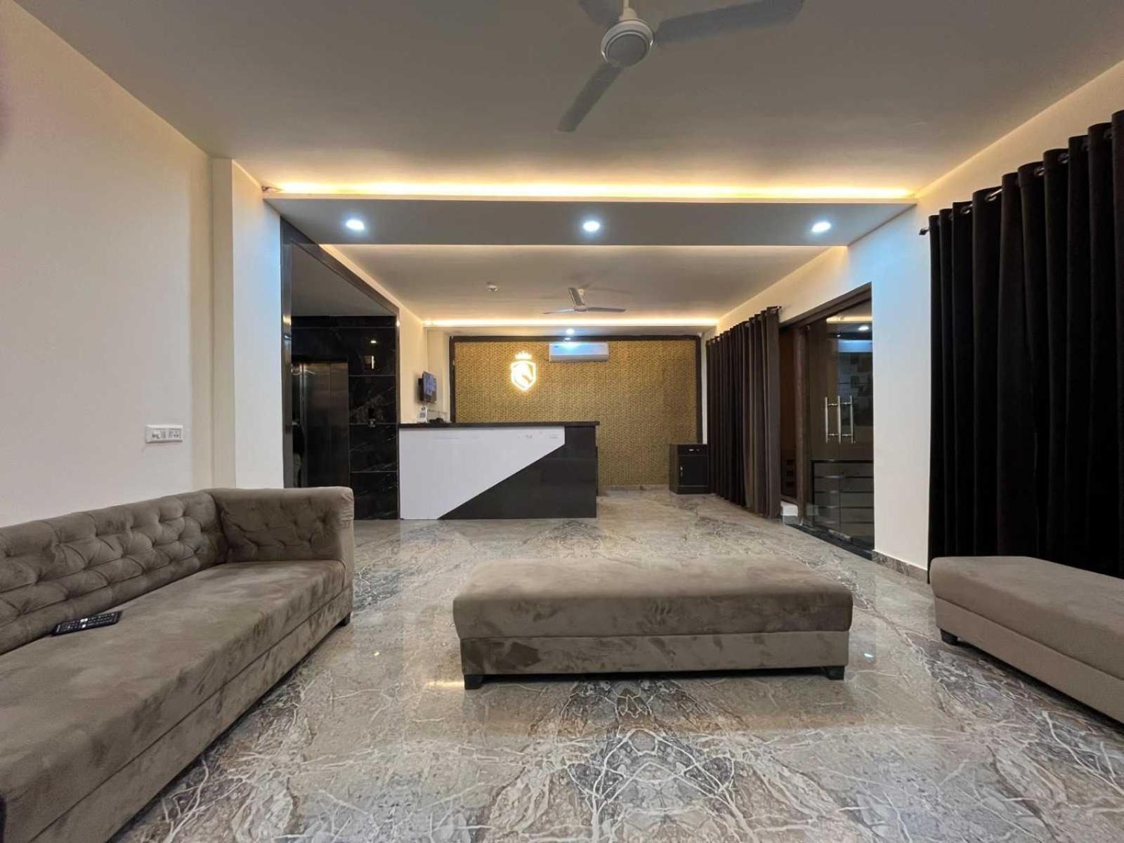 Super Townhouse Taj Nagri Basai Formerly Royal Empire Tājganj Exterior foto